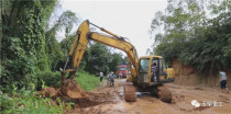 快速抢通水毁公路，玉柴挖掘机再立新功